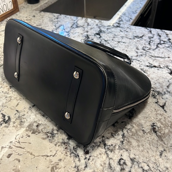 COPY - Alma Pm Epi Noir black leather Louis Vuitton tote - Picture 9 of 15